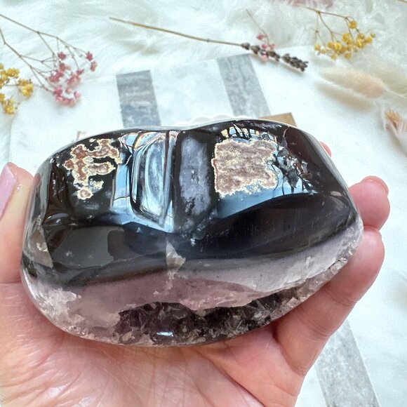 Gorgeous Amethyst Heart Cluster - Picture 5 of 8